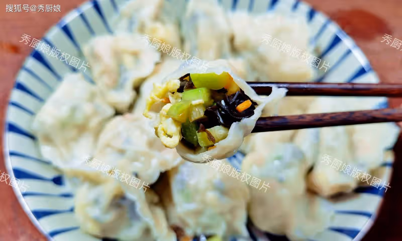 夏天出汗多,茄子、豆角靠邊站,這菜要多吃,包餃子吃特鮮香!