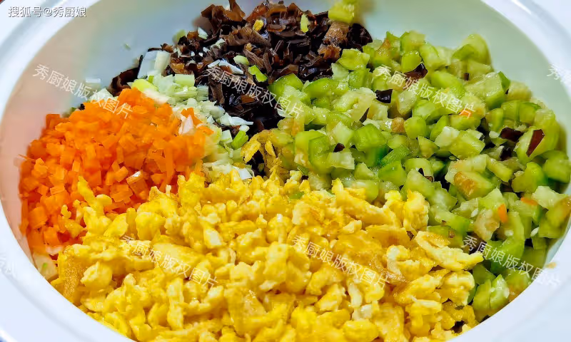 夏天出汗多,茄子、豆角靠邊站,這菜要多吃,包餃子吃特鮮香!