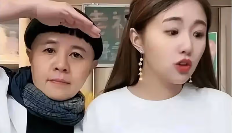 金龜子與親家母同框似小丑,造型滑稽很失敗,引網友吐槽:不穩重