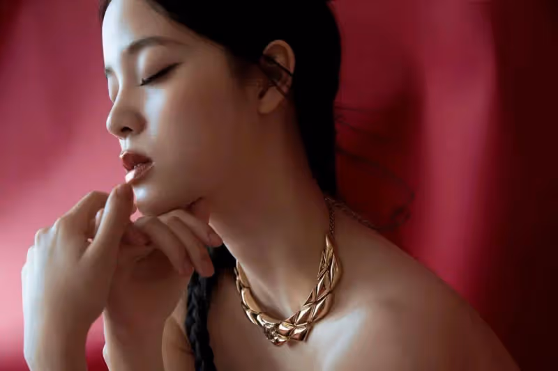 歐陽娜娜好魅惑,黑色抹胸裙蕾絲帶蒙眼,前凸後翹真性感