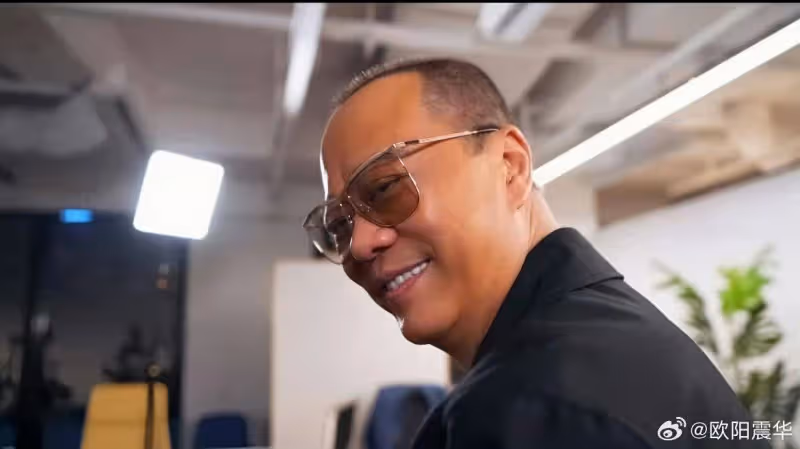 歐陽震華與妻子慶生!壽星暴瘦被質疑患病,簽約英皇將勇闖大熒幕