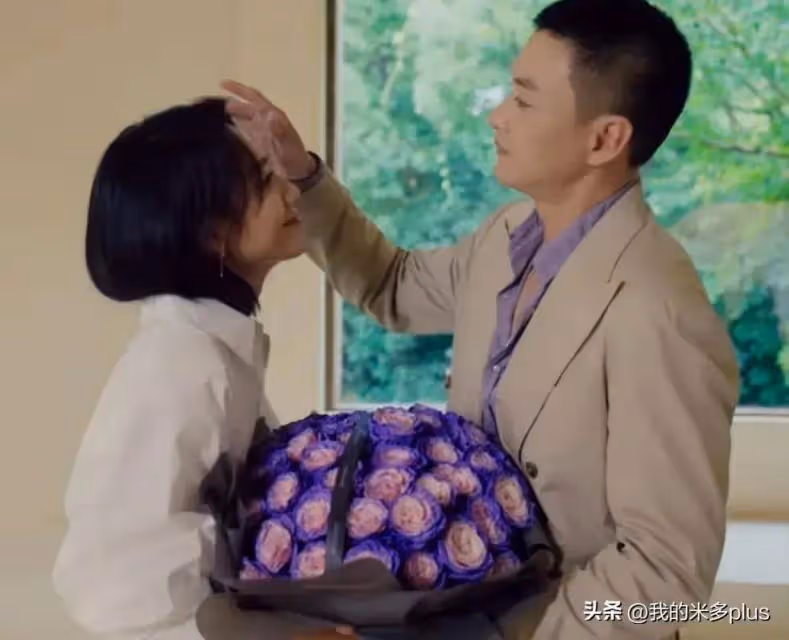 周一圍公開撒糖,為老婆整理頭髮好寵溺,朱丹瘦到100斤腰身纖細