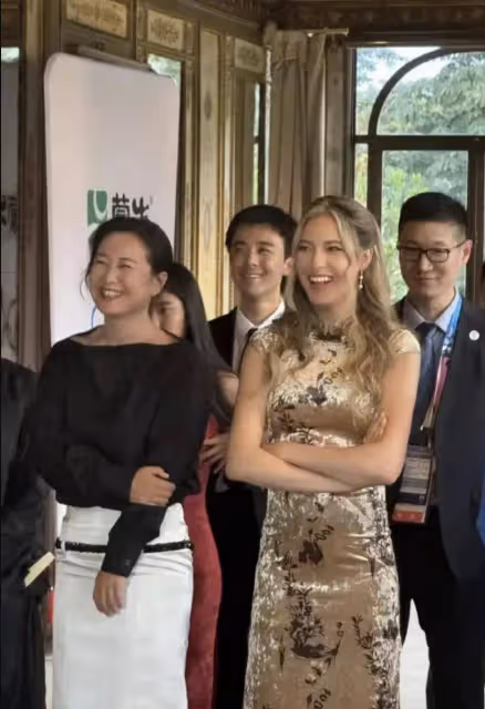 賈玲和谷愛凌同框:42歲賈玲腰臀比絕了,年齡不是問題啊
