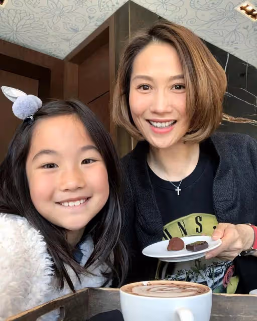 前TVB花旦結婚後退圈做闊太,相隔4年回港凍齡美貌依舊,曾演《封神榜》