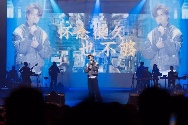 35歲男歌手為內地巡唱努力收身,稱儘量每日吃一餐,時隔多年再唱這歌