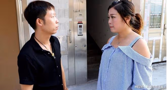 我爸再婚娶小10歲後妻，正得意時看我媽拿4000退休金旅遊，後悔了
