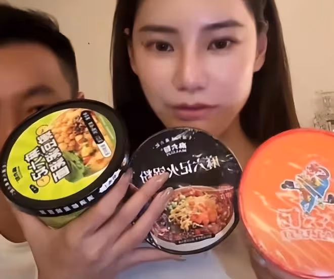 大S兒子和繼母小梅關係越來越好,同吃一碗面相互都不嫌棄