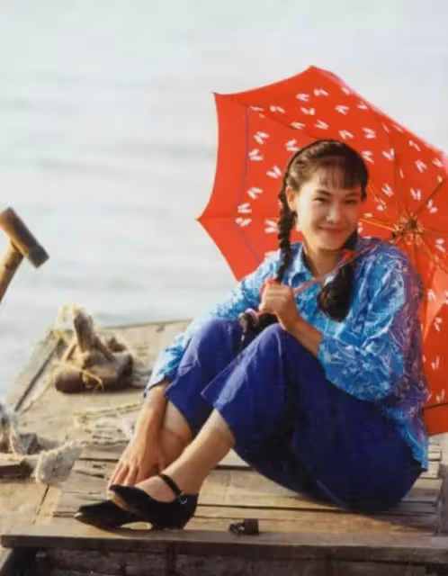 於文華：生下女兒就被拋棄，36歲嫁給網戀小伙，如今怎樣了？