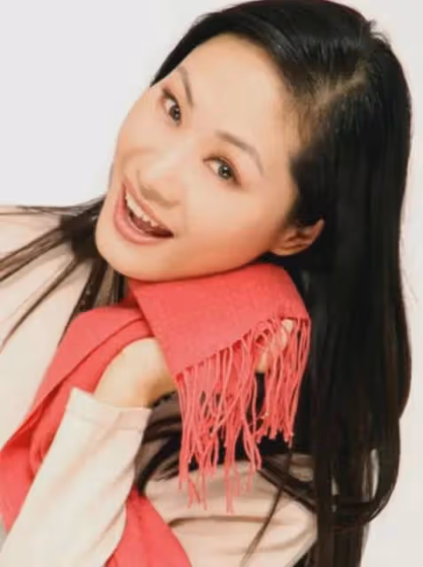 於文華：生下女兒就被拋棄，36歲嫁給網戀小伙，如今怎樣了？