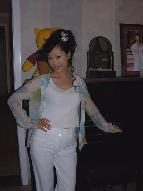 於文華：生下女兒就被拋棄，36歲嫁給網戀小伙，如今怎樣了？