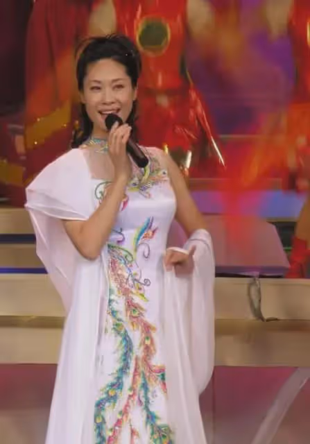 於文華：生下女兒就被拋棄，36歲嫁給網戀小伙，如今怎樣了？