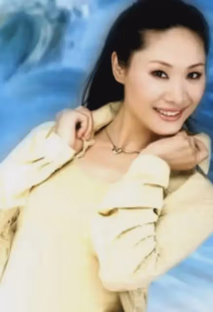 於文華：生下女兒就被拋棄，36歲嫁給網戀小伙，如今怎樣了？
