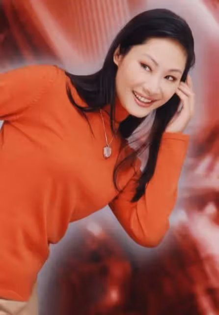 於文華：生下女兒就被拋棄，36歲嫁給網戀小伙，如今怎樣了？