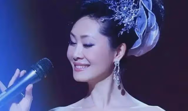 於文華：生下女兒就被拋棄，36歲嫁給網戀小伙，如今怎樣了？