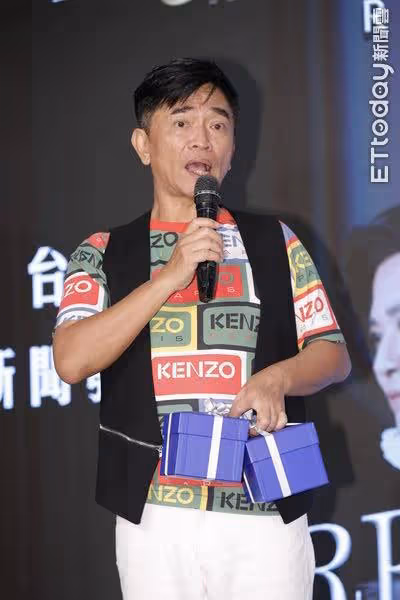 女兒辣照連發 天王憲哥急澄清 我們家小孩不可以在外亂混