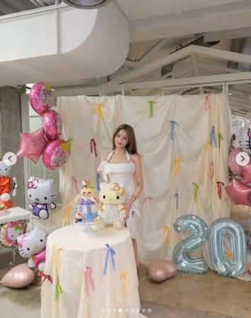 直擊歐陽娣娣慶生「妮妮、娜娜全到齊」！低胸開2洞穿超辣 萬人朝聖贊爆