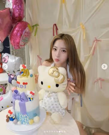 直擊歐陽娣娣慶生「妮妮、娜娜全到齊」！低胸開2洞穿超辣 萬人朝聖贊爆