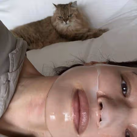 舒淇深夜曬出「保養美照」 僅露眼睛、嘴唇撞臉黑武士