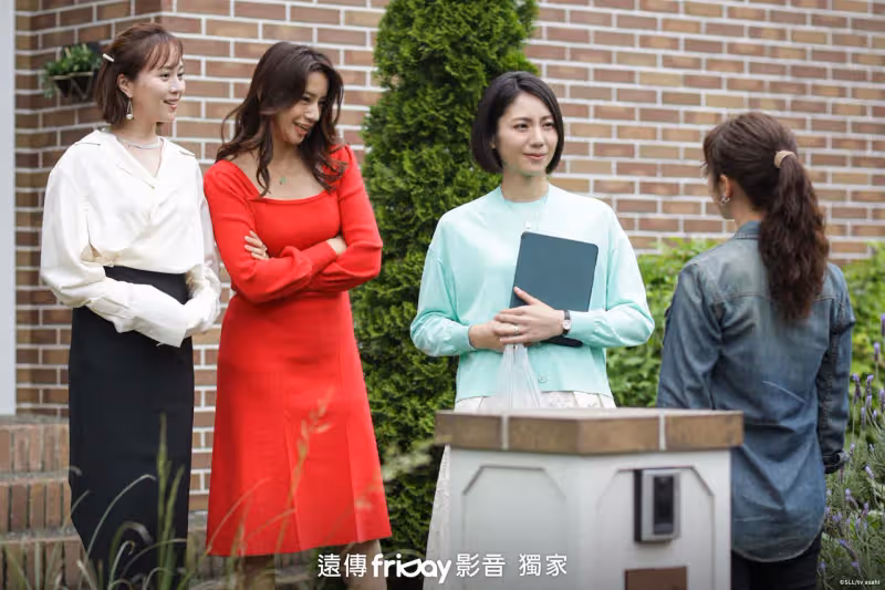 小雪日版《天空之城》裝酷戲外幫倒水　松下奈緒不要珠寶只愛相機
