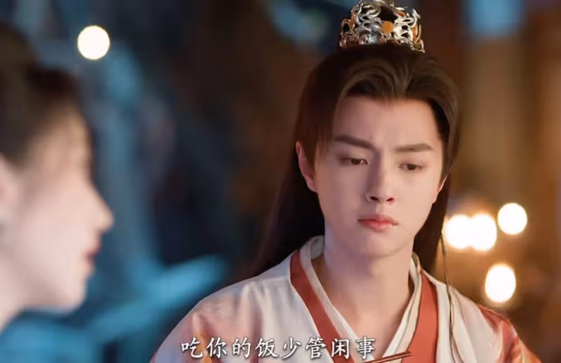 四海重明:男主實力不足,女主36歲「扮嫩」演少女,演的什麼?