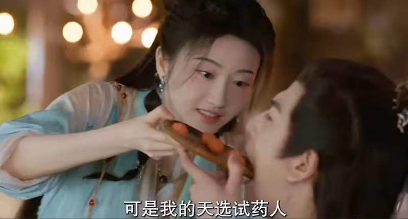 四海重明:男主實力不足,女主36歲「扮嫩」演少女,演的什麼?