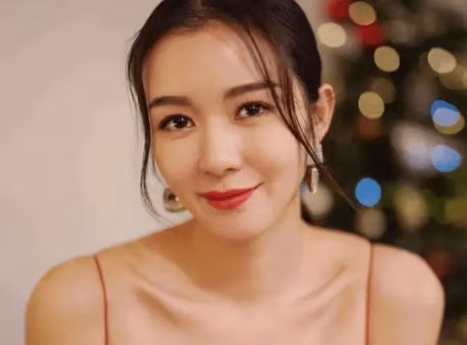 港姐冠軍離巢，細數近年TVB港姐，發展經歷各不相同，有人離巢，有人獲力捧