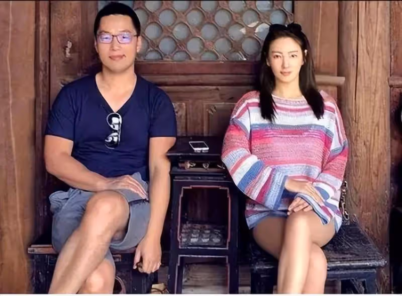 張雨綺與新男友太甜蜜,男方寵溺摟肩抱其女兒,提前練習當繼父