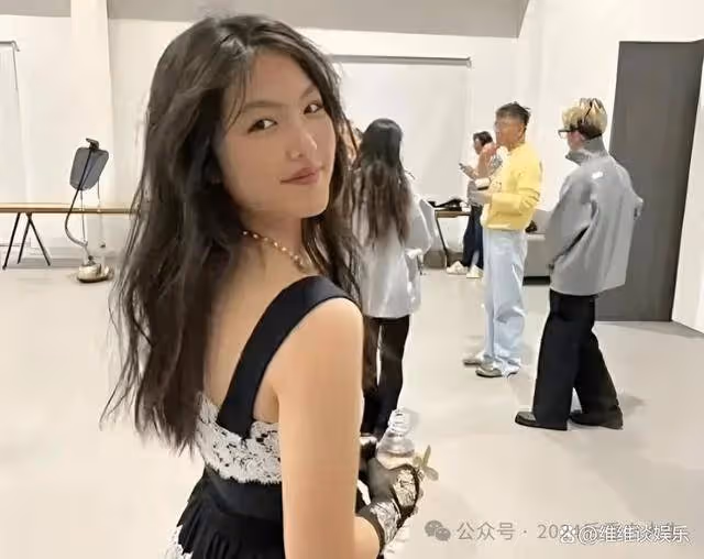 18歲李嫣:4次手術後的美麗蛻變,她真的像極了王菲!