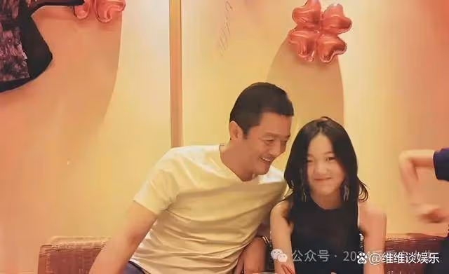 18歲李嫣:4次手術後的美麗蛻變,她真的像極了王菲!