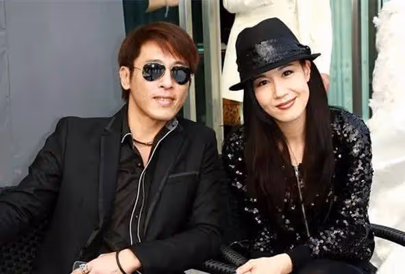 夫妻倆堅持26年不吃肉不生子,就為了不變老,如今54歲近照不敢認