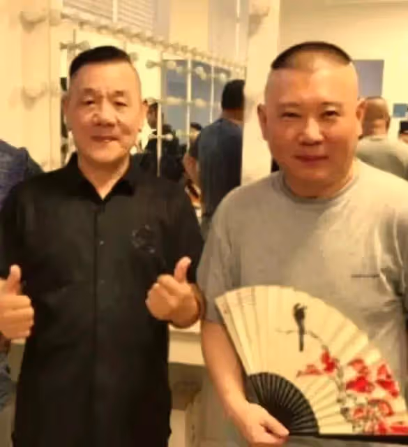 謝雷再出狠招，用手掐綿羊玩偶脖子喊話楊議，曝和搭檔分手原因