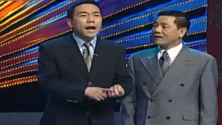謝雷再出狠招，用手掐綿羊玩偶脖子喊話楊議，曝和搭檔分手原因