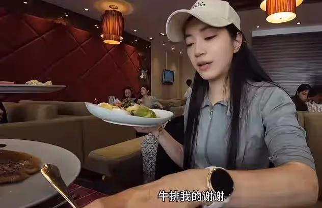 網紅交警子顏兒回應離職!決定換個視角看世界,不如做自己的伯樂