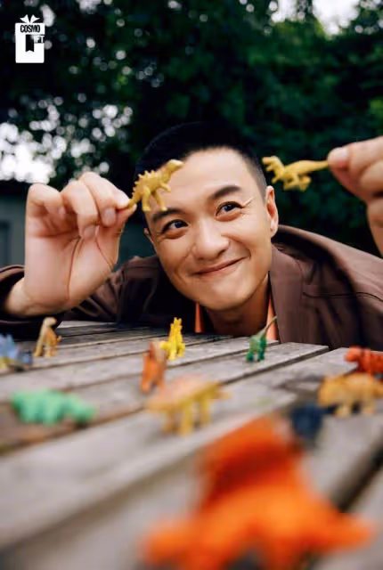 朱丹周一圍拍攝七夕大片!甜蜜互動,愛意滿滿,網友直呼太甜了!