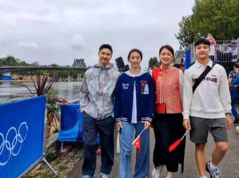 同樣去巴黎看奧運,田亮一家全網稱讚,李小鵬一家卻被追著罵?