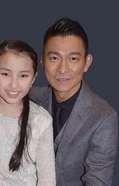 59歲的劉德華千金劉向蕙太漂亮了,恐怕是娛樂圈顏值最高的星二代了吧!