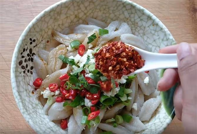 土豆和黃瓜最特別的做法,不煎不炒不炸,勁道爽滑,這樣做吃不夠
