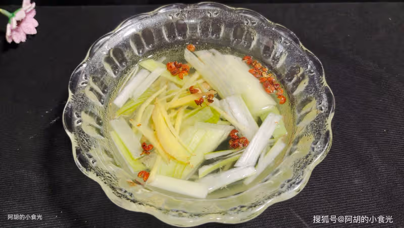 伏天包餃子,這餡可勁吃!竟還是「八月第一鮮」,咬一口新鮮、滋味十足