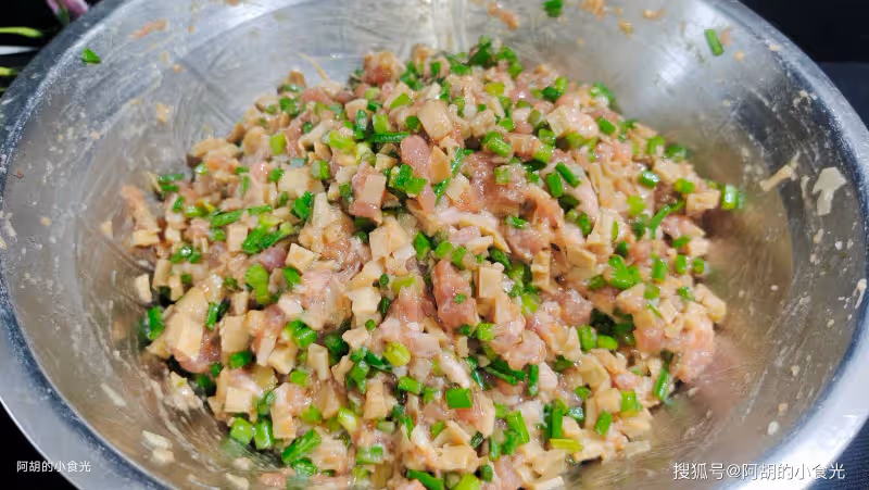 伏天包餃子,這餡可勁吃!竟還是「八月第一鮮」,咬一口新鮮、滋味十足