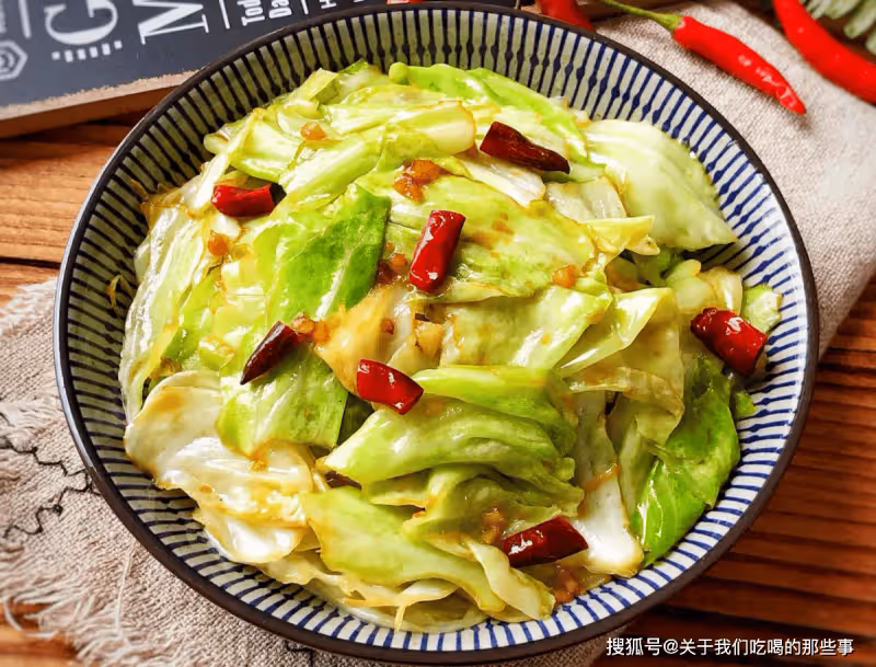 包菜怎麼炒更好吃?掌握好3個竅門,包菜出鍋爽脆入味,營養解饞
