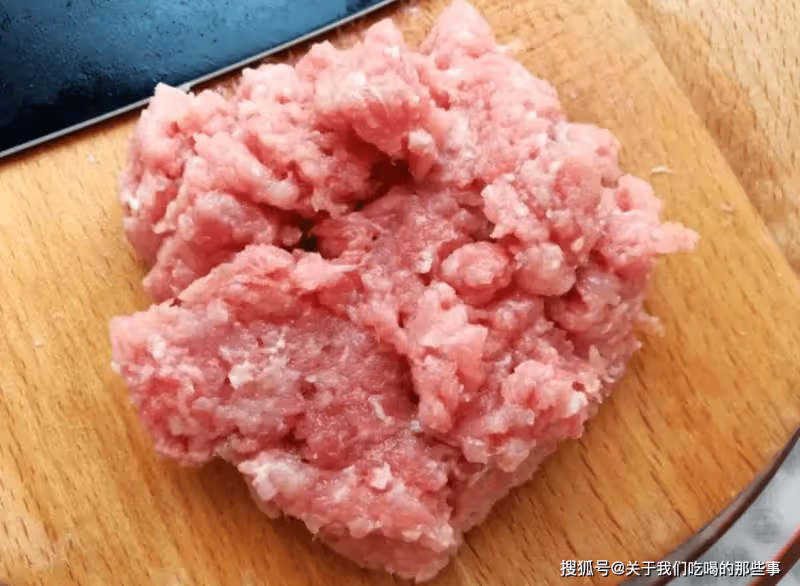 做鮮肉餛飩, 牢牢記住4個調餡技巧,做出來又香又嫩,太好吃了
