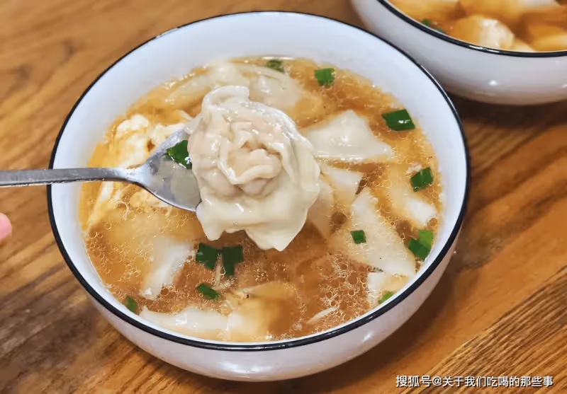做鮮肉餛飩, 牢牢記住4個調餡技巧,做出來又香又嫩,太好吃了