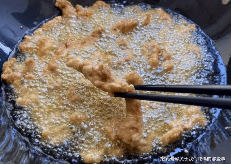 調製「脆皮糊」時,記得別放水和雞蛋,這樣調炸啥都脆,還不回軟