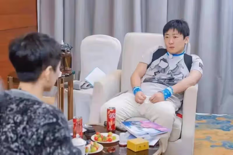 超級網紅小楊哥開始賣課業務,線下招收學員價格不菲,吸金能力強