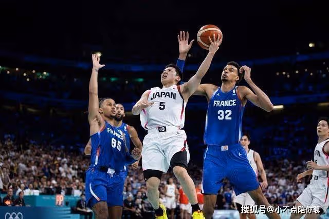 43中16,轟50+16+9+2!全世界不看好你,你卻成了日本男籃超級大腿