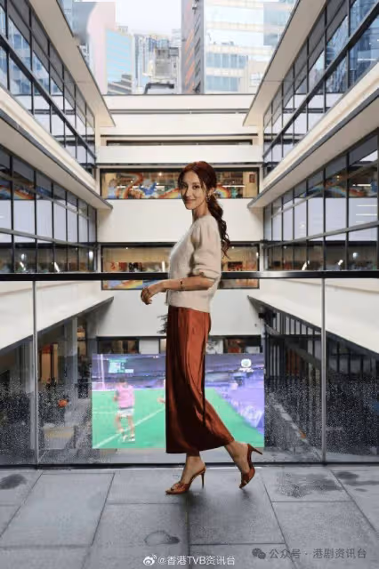 TVB最美港姐自認走慈母路線！揭老公鄭嘉穎教仔方式