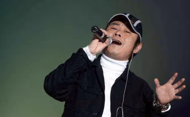 低調25年,刀郎隱藏多年的二婚妻子,竟是我們熟悉的她!