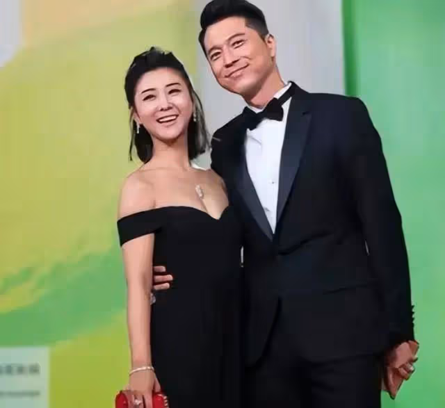 原來她是馮鞏的女兒」，出道20多年從不拍吻戲，年近40像十八歲