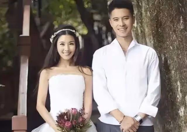原來她是馮鞏的女兒」,出道20多年從不拍吻戲,年近40像十八歲