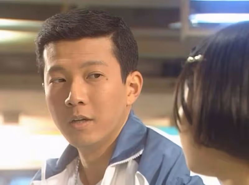 香港男星全家移民奧地利,將獲永久居留權,四年不工作準備買古堡